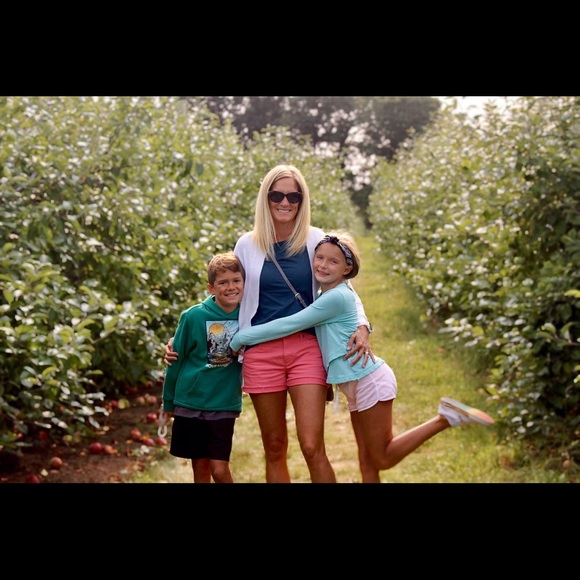 Meet your Posher, Cathy - Picture 2 of 2